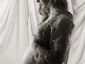 Black and white baby bump photo saratoga