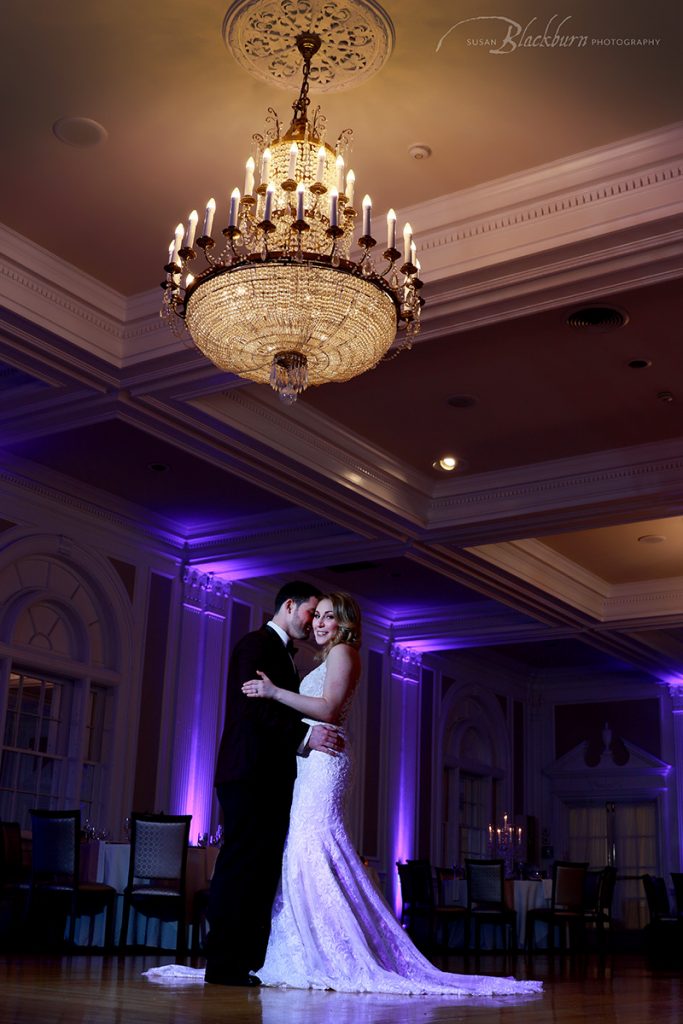 Reasons to Have a Ballroom Wedding Photo