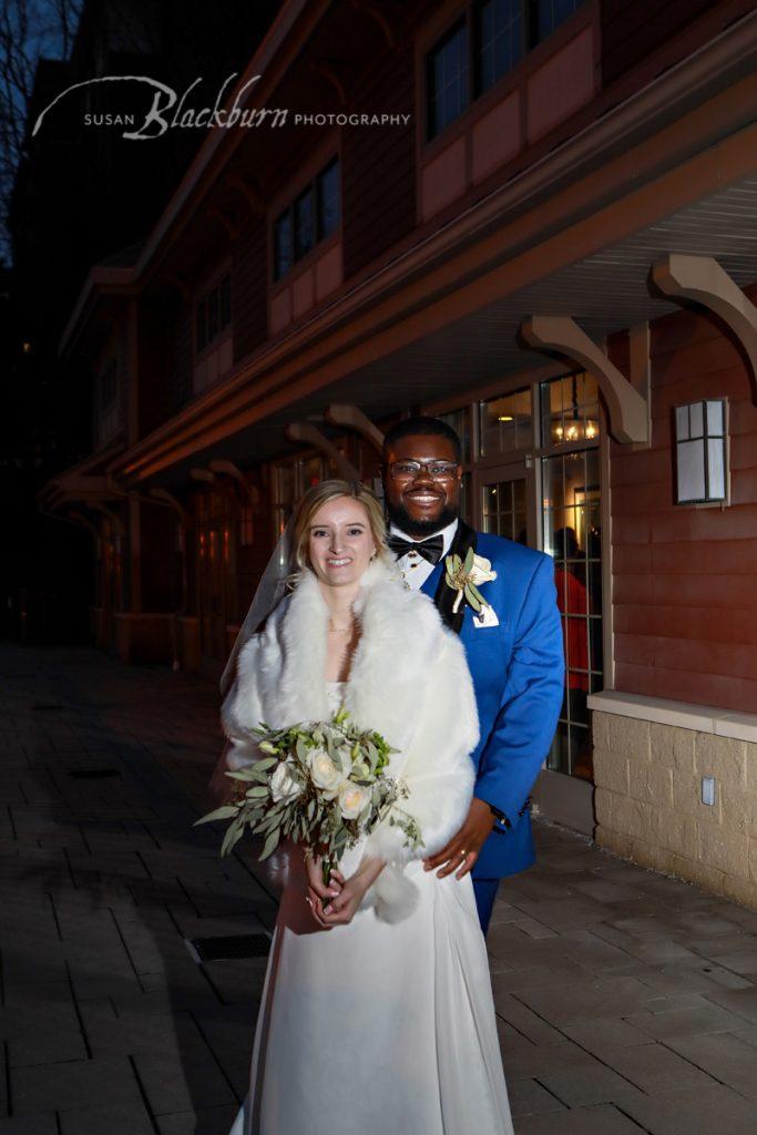 Excelsior Springs Winter Wedding Photo Outdoors