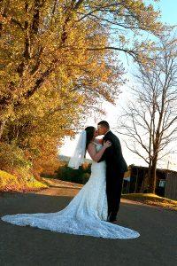 Making the Most of Shorter Fall Days For Your Wedding Photos