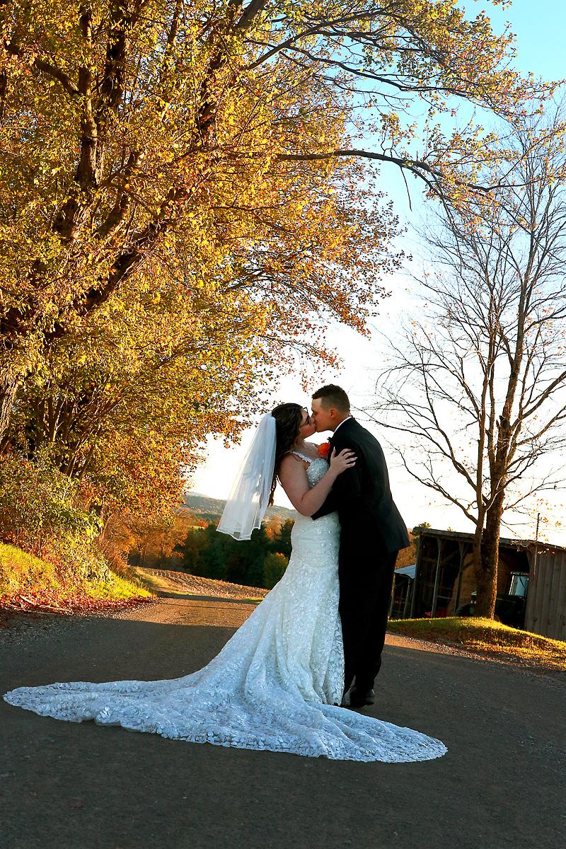 Making the Most of Shorter Fall Days For Your Wedding Photos